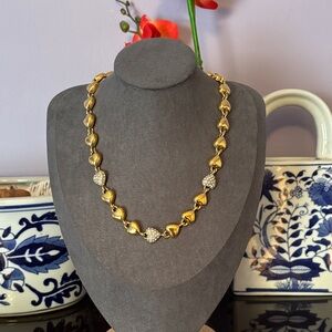 Stunning Vintage Monet Heart Necklace!